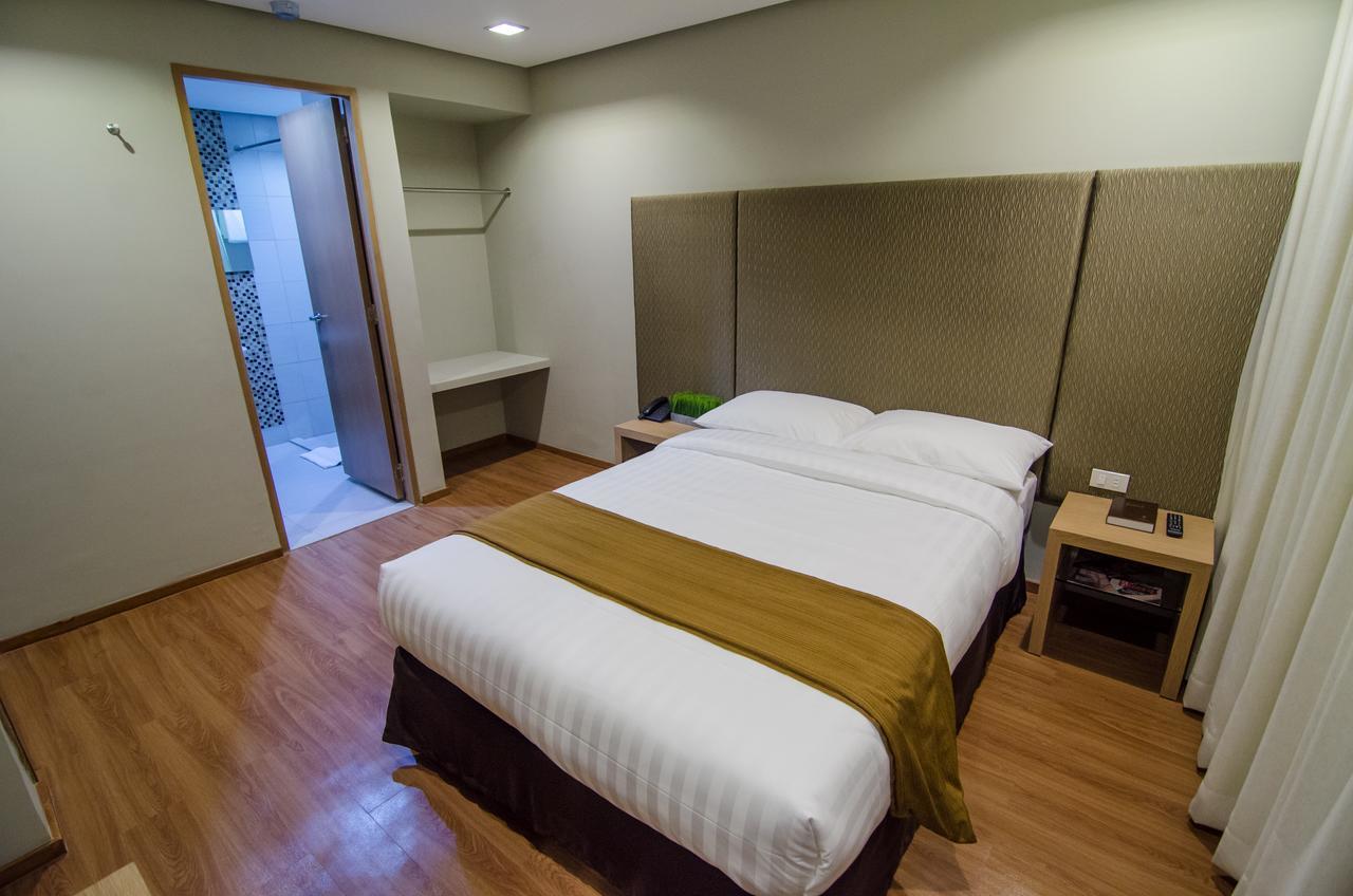 אילוילו Madison Hotel Phl מראה חיצוני תמונה