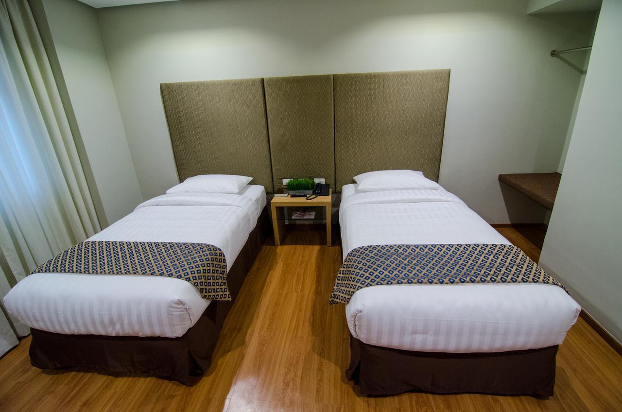 אילוילו Madison Hotel Phl מראה חיצוני תמונה