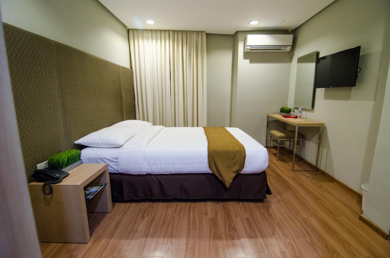 אילוילו Madison Hotel Phl מראה חיצוני תמונה