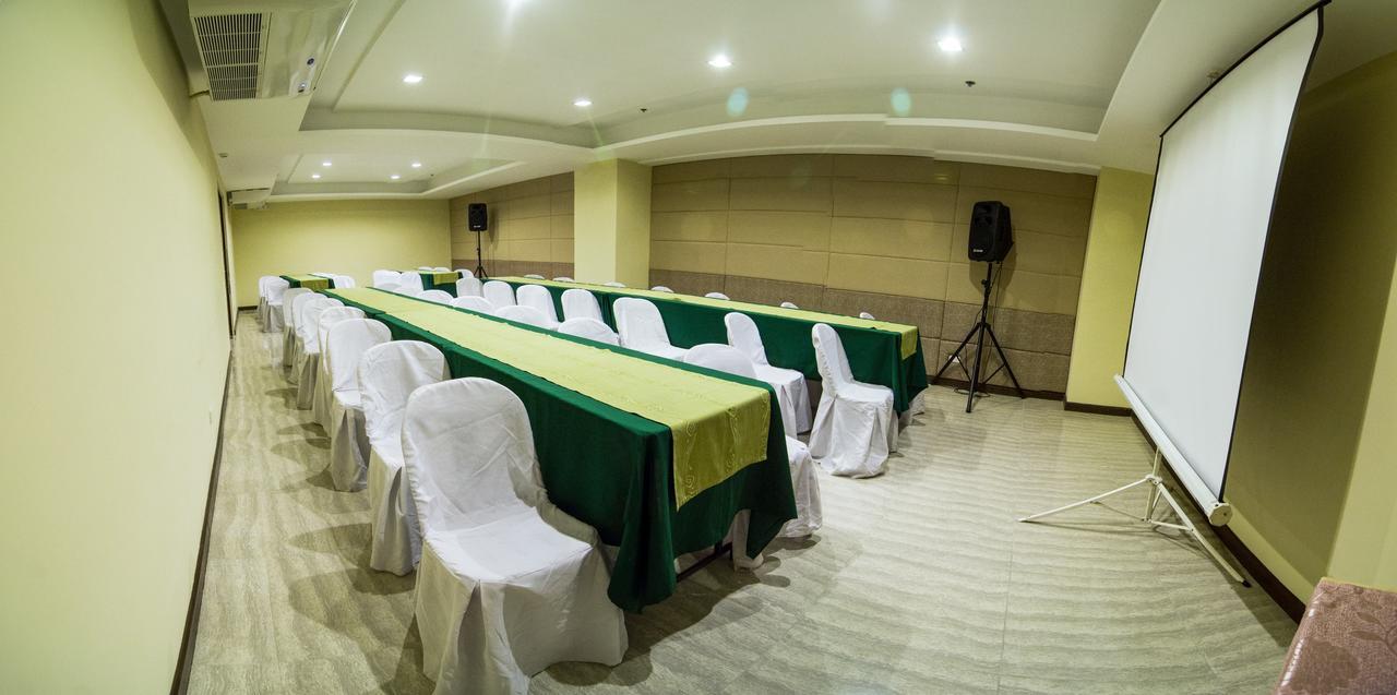אילוילו Madison Hotel Phl מראה חיצוני תמונה