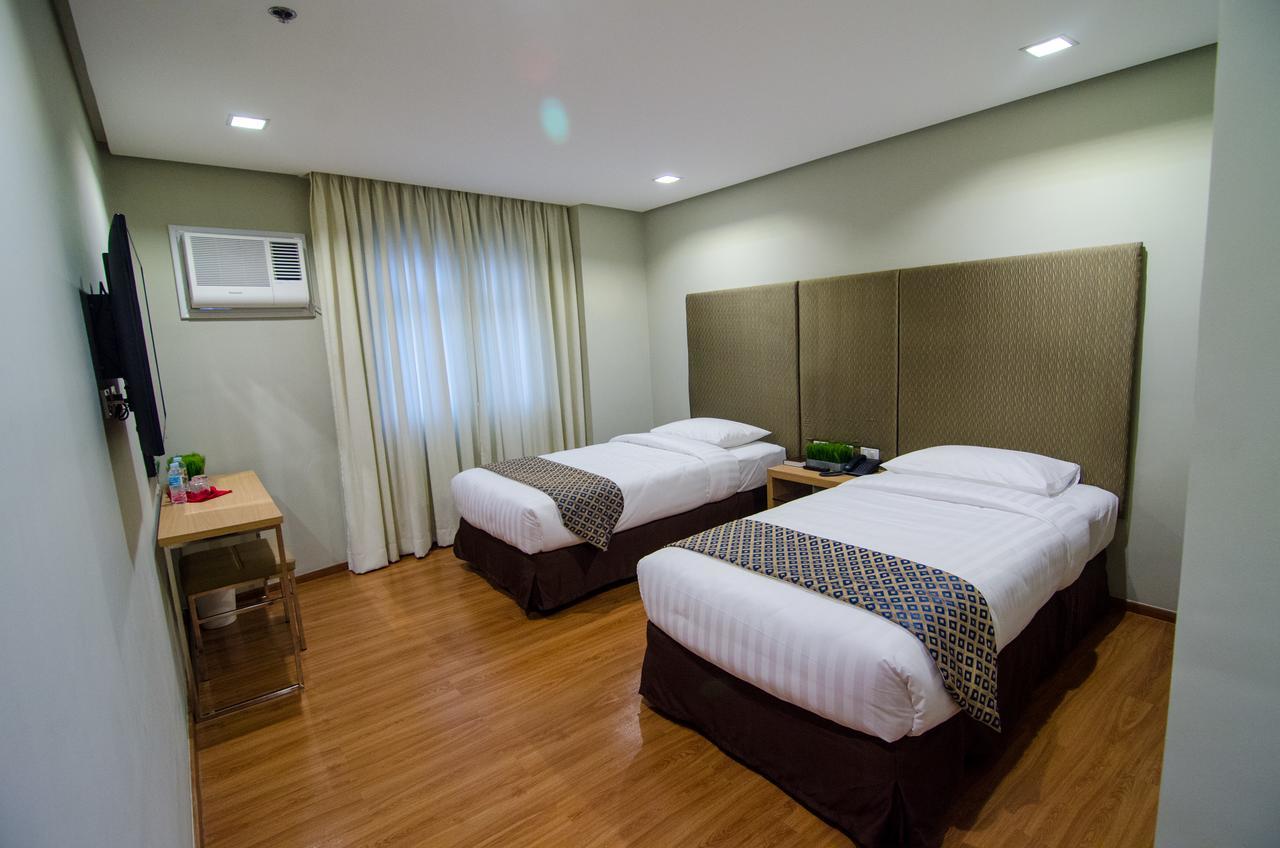 אילוילו Madison Hotel Phl מראה חיצוני תמונה