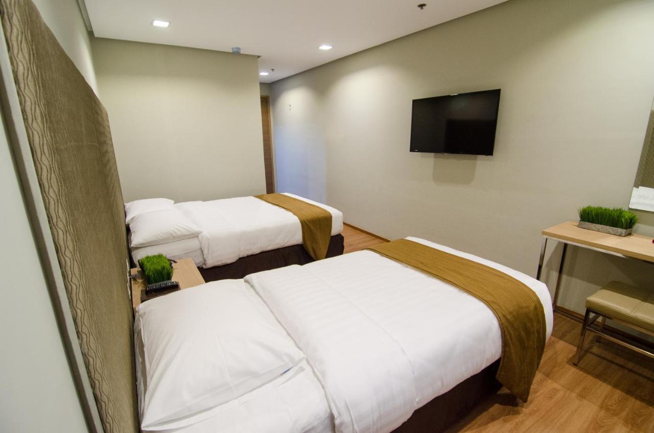 אילוילו Madison Hotel Phl מראה חיצוני תמונה